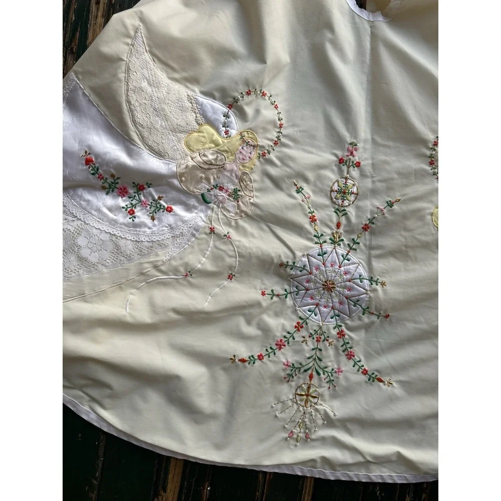 House Of Hatten Christmas Tree Skirt Angel‎  Ice Angels Vintage  Treeskirt